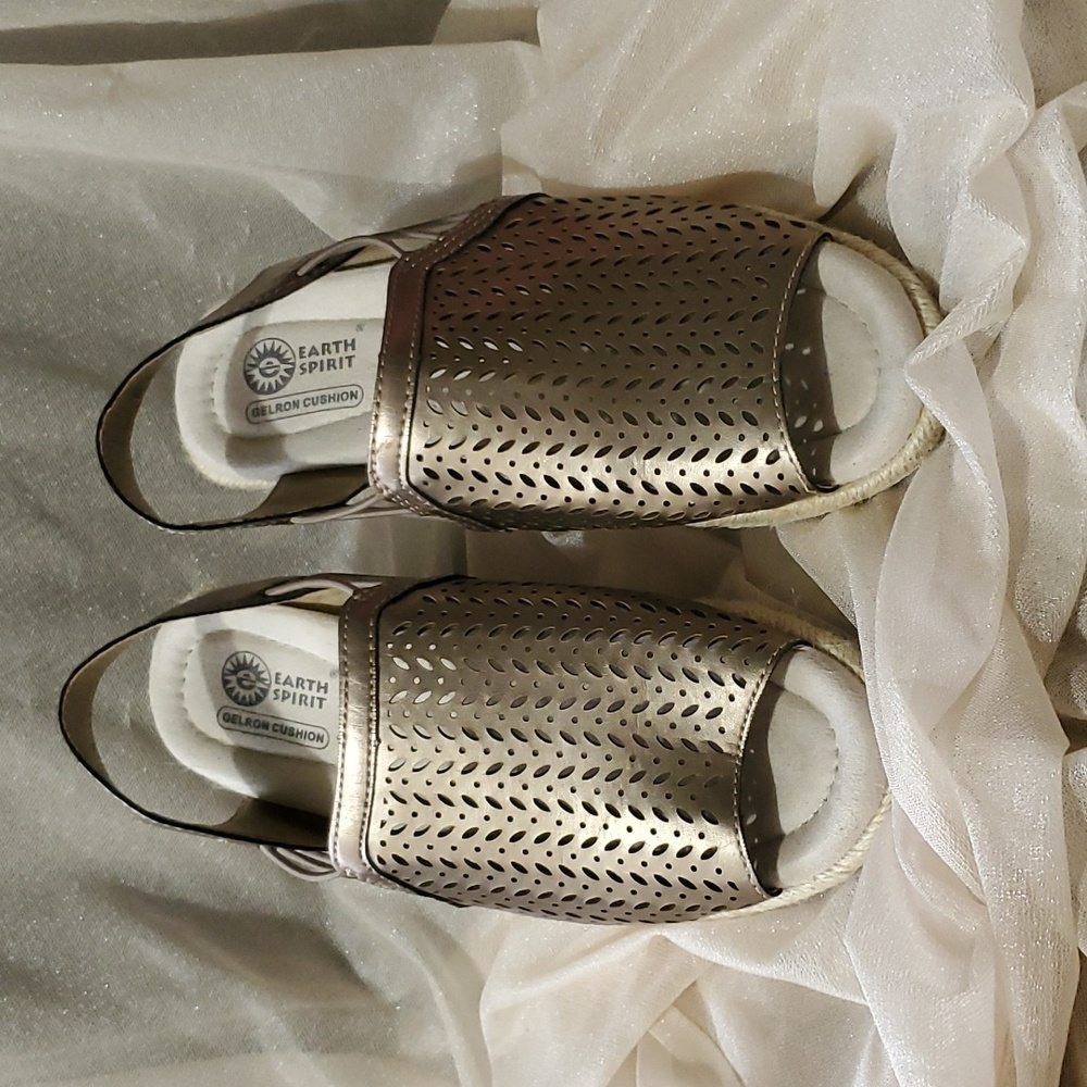 EARTH SPIRIT WEDGE SLINGBACK